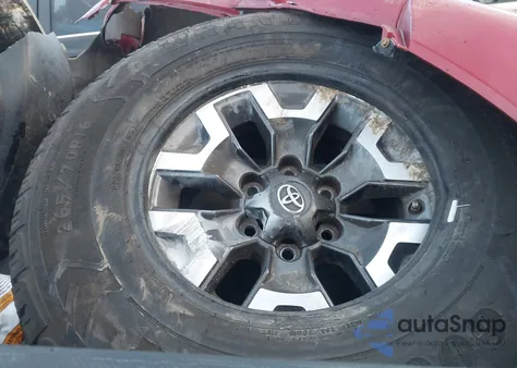 2018 Toyota Tacoma Trd Off Road z USA, uszkodzony, nr VIN 3TMCZ5AN6JM173675